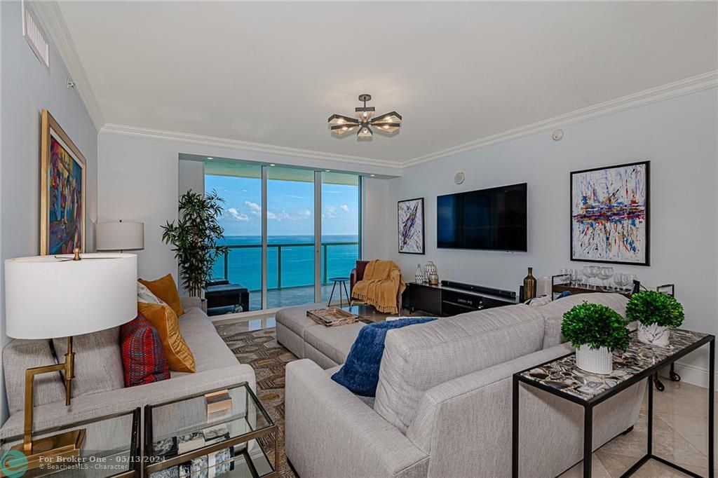 Recently Sold: $1,549,900 (2 beds, 2 baths, 1602 Square Feet)