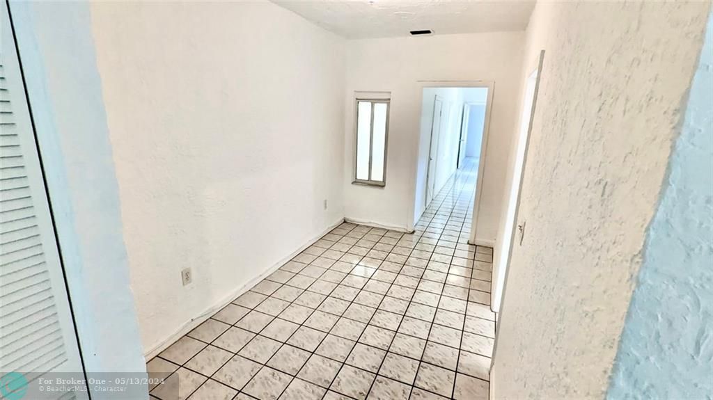 Recently Sold: $3,000 (3 beds, 1 baths, 2740 Square Feet)