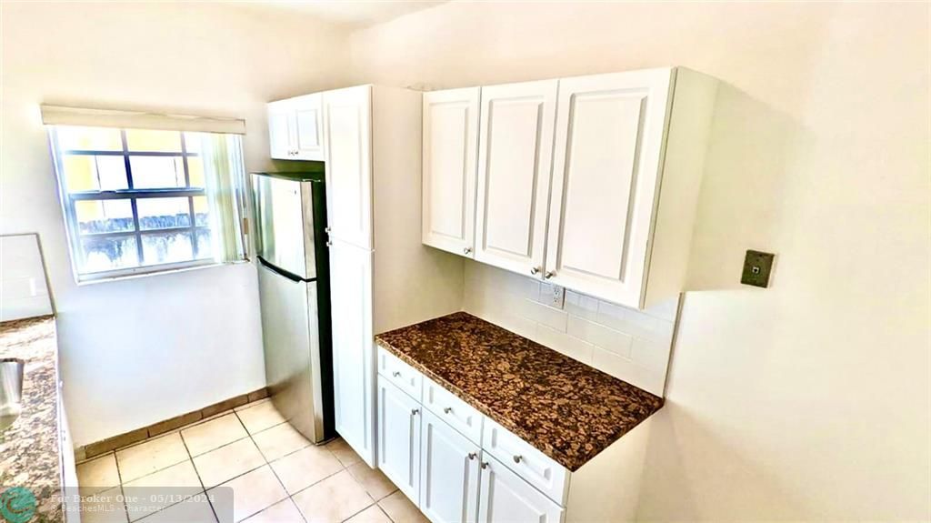 Recently Sold: $3,000 (3 beds, 1 baths, 2740 Square Feet)
