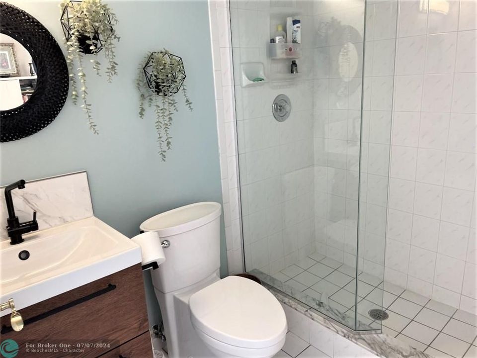 Recently Sold: $469,000 (2 beds, 2 baths, 1090 Square Feet)
