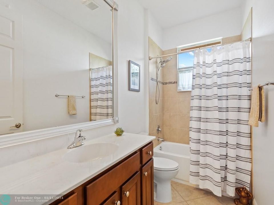 最近售出: $525,000 (4 贝兹, 3 浴室, 0 平方英尺)