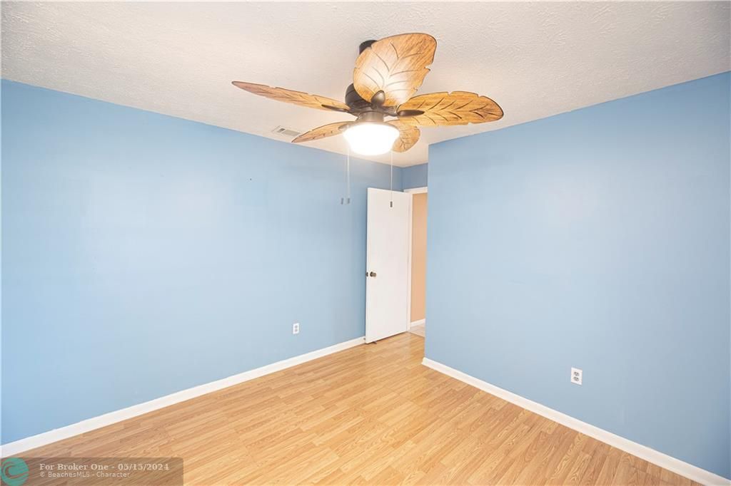 Recently Sold: $375,000 (3 beds, 2 baths, 1602 Square Feet)