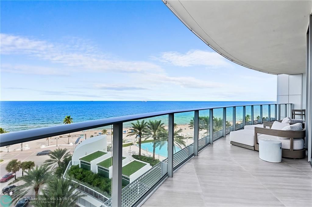 Recently Sold: $4,400,000 (4 beds, 4 baths, 3204 Square Feet)