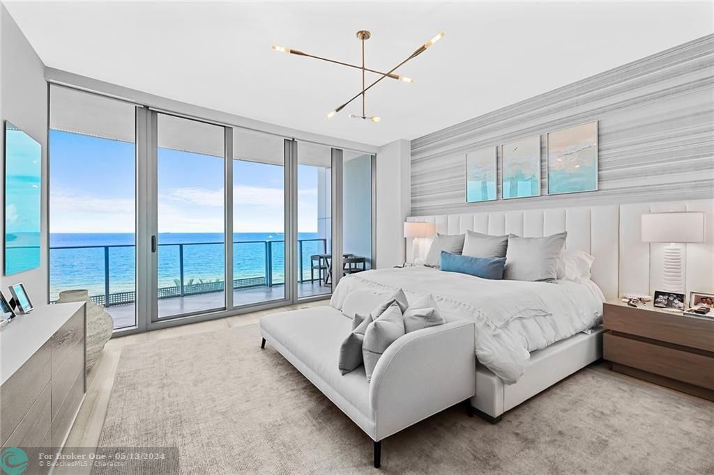 Recently Sold: $4,400,000 (4 beds, 4 baths, 3204 Square Feet)