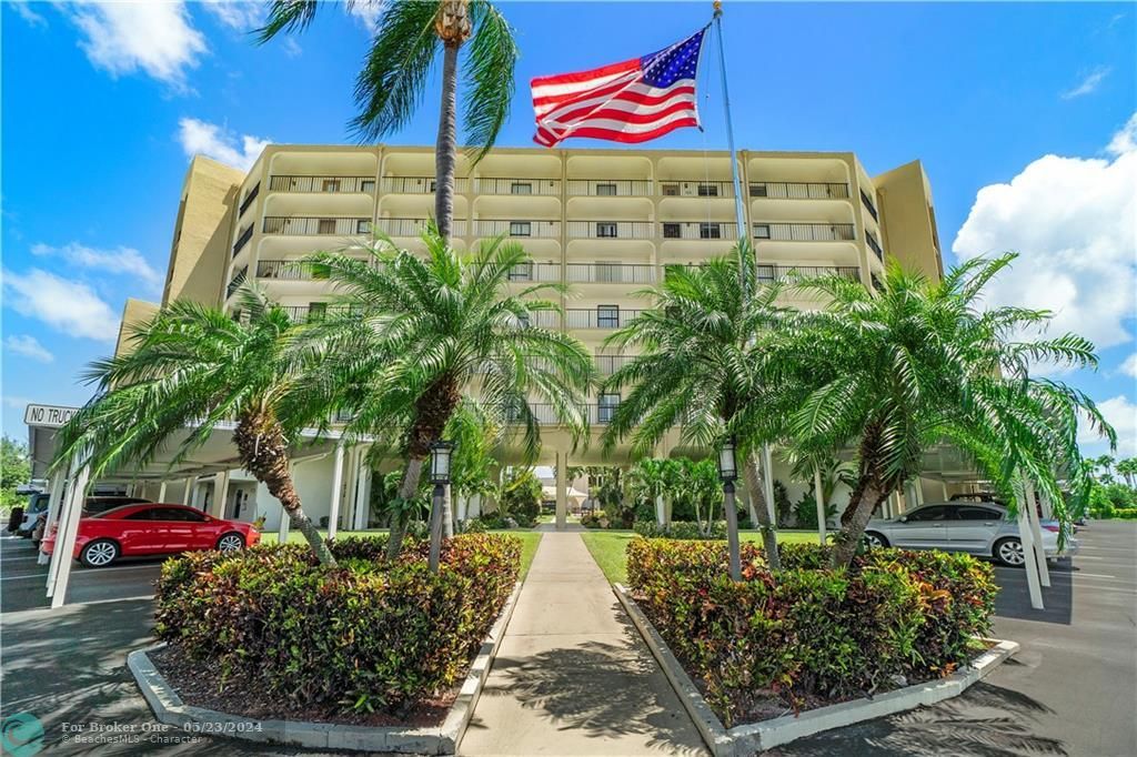 Recently Sold: $419,900 (2 beds, 2 baths, 1233 Square Feet)