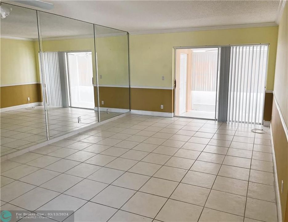 Recently Sold: $120,000 (1 beds, 1 baths, 661 Square Feet)