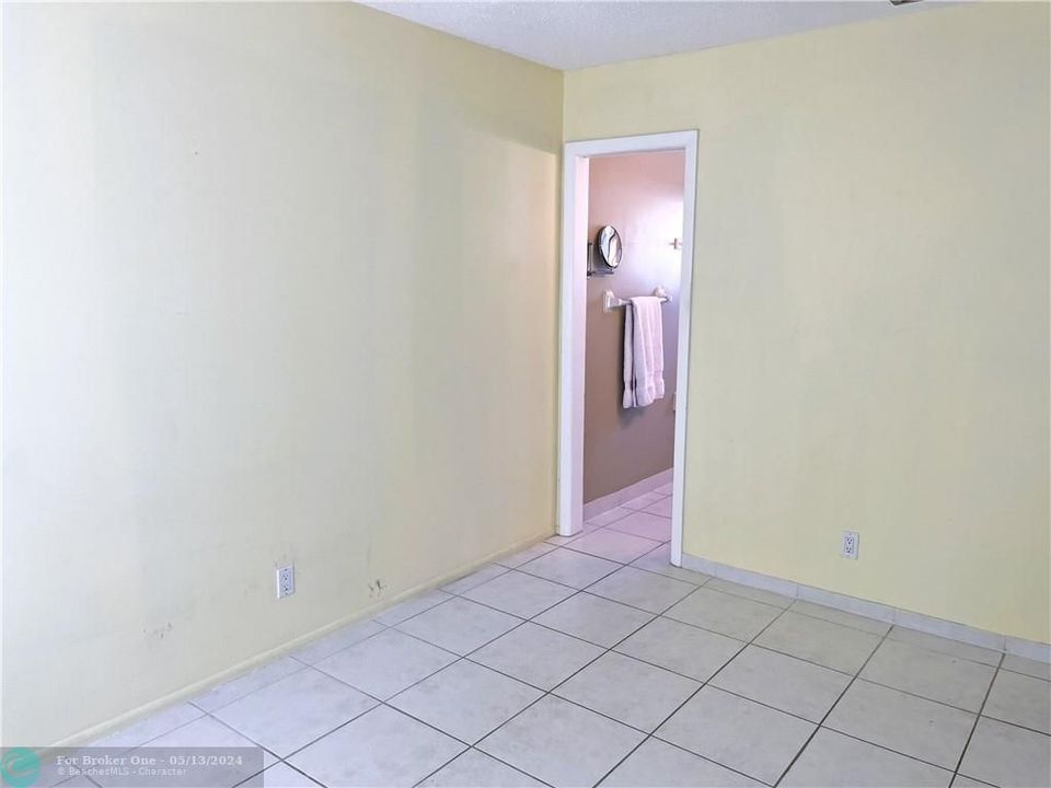 Recently Sold: $120,000 (1 beds, 1 baths, 661 Square Feet)