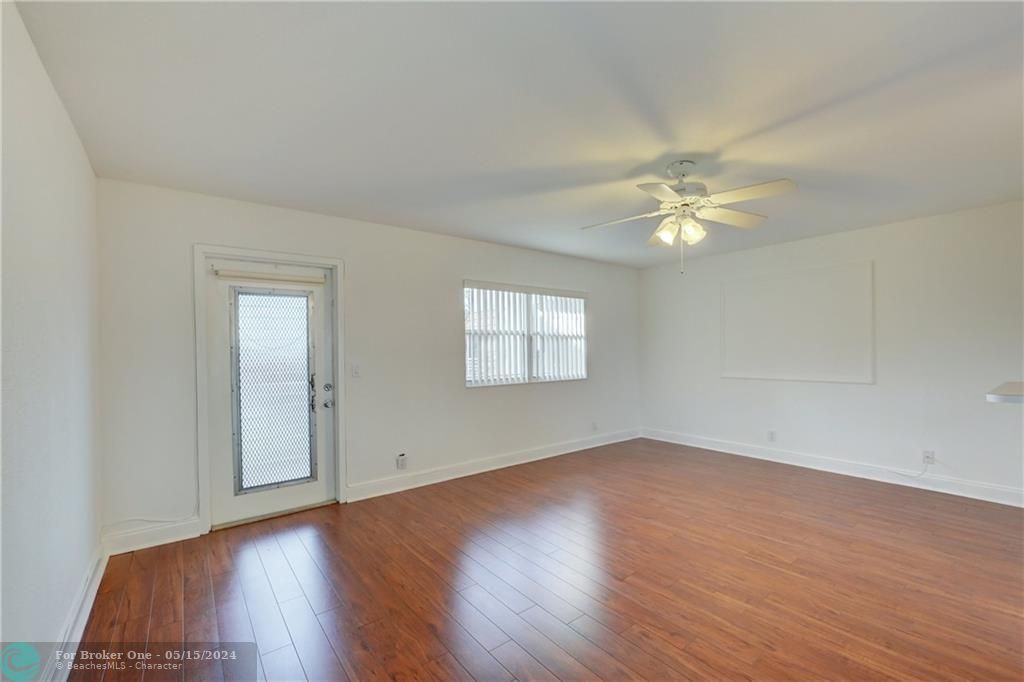 Recently Sold: $132,000 (1 beds, 1 baths, 760 Square Feet)