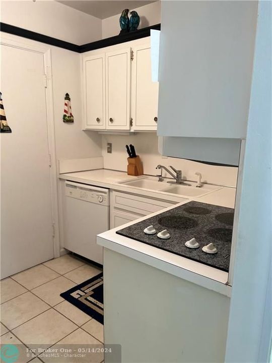 Recently Sold: $182,500 (2 beds, 1 baths, 875 Square Feet)