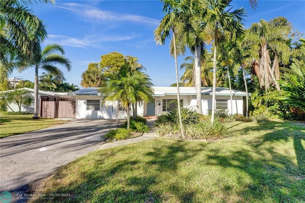 Vendido Recientemente: $1,095,000 (4 camas, 2 baños, 1731 Pies cuadrados)