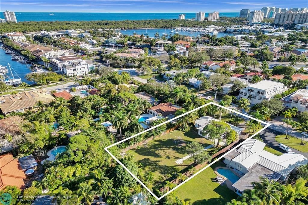 Recently Sold: $1,095,000 (4 beds, 2 baths, 1731 Square Feet)