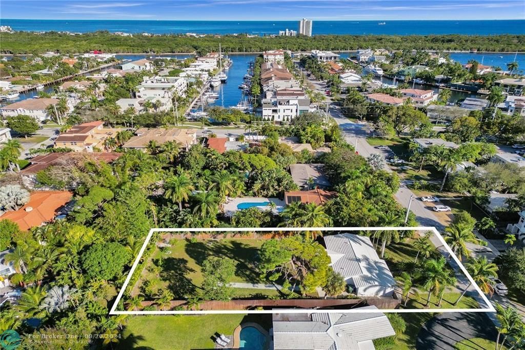 Recently Sold: $1,095,000 (4 beds, 2 baths, 1731 Square Feet)