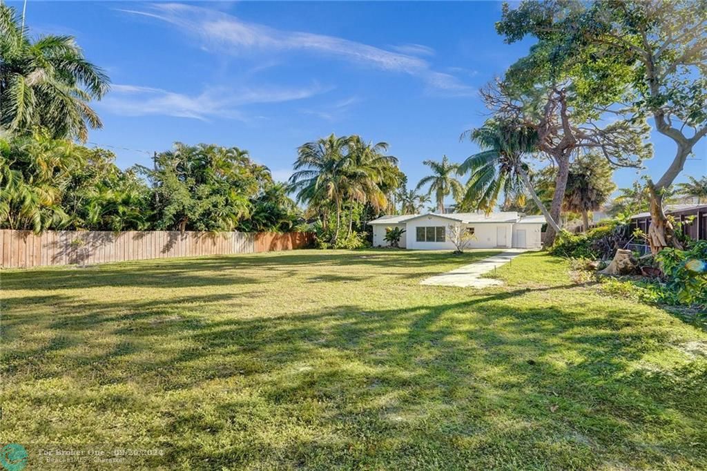 Vendido Recientemente: $1,095,000 (4 camas, 2 baños, 1731 Pies cuadrados)