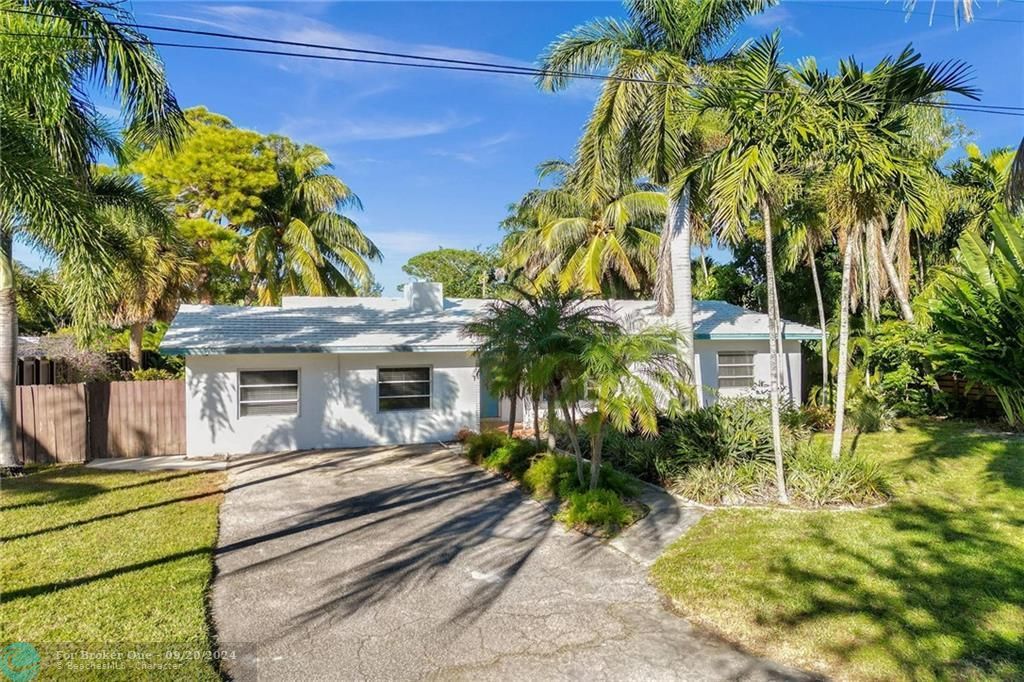 Vendido Recientemente: $1,095,000 (4 camas, 2 baños, 1731 Pies cuadrados)