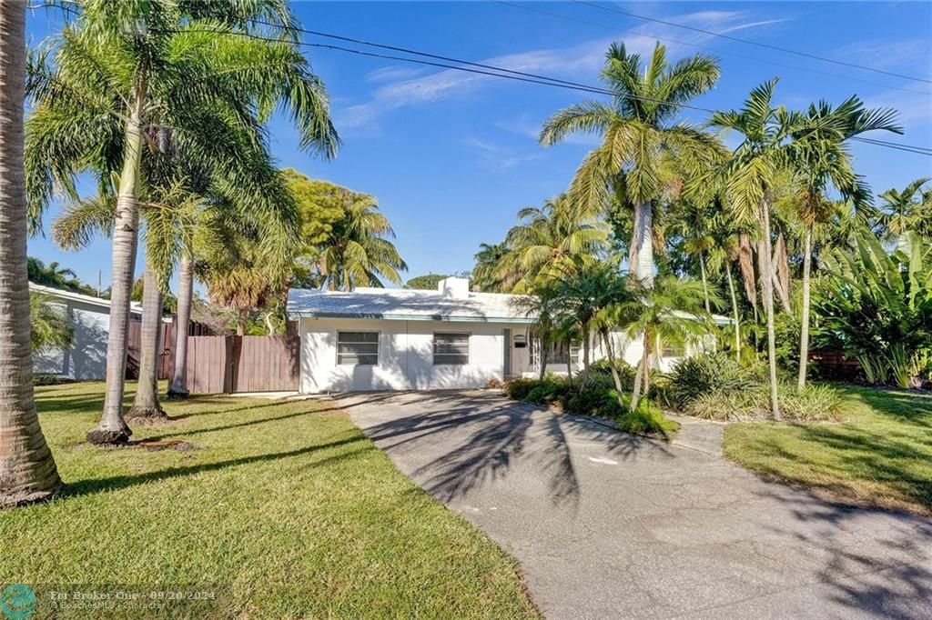 Recently Sold: $1,095,000 (4 beds, 2 baths, 1731 Square Feet)