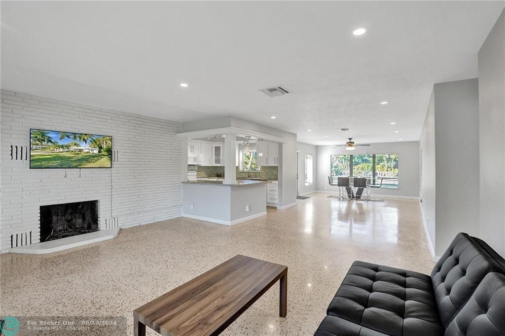 Recently Sold: $1,095,000 (4 beds, 2 baths, 1731 Square Feet)