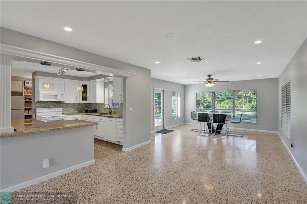 Recently Sold: $1,095,000 (4 beds, 2 baths, 1731 Square Feet)