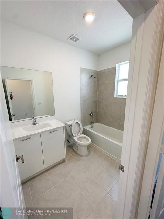最近租的: $3,500 (3 贝兹, 3 浴室, 2088 平方英尺)