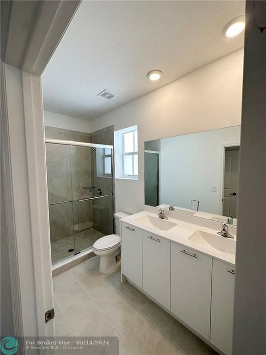 Недавно арендовано: $3,500 (3 спален, 3 ванн, 2088 Квадратных фут)