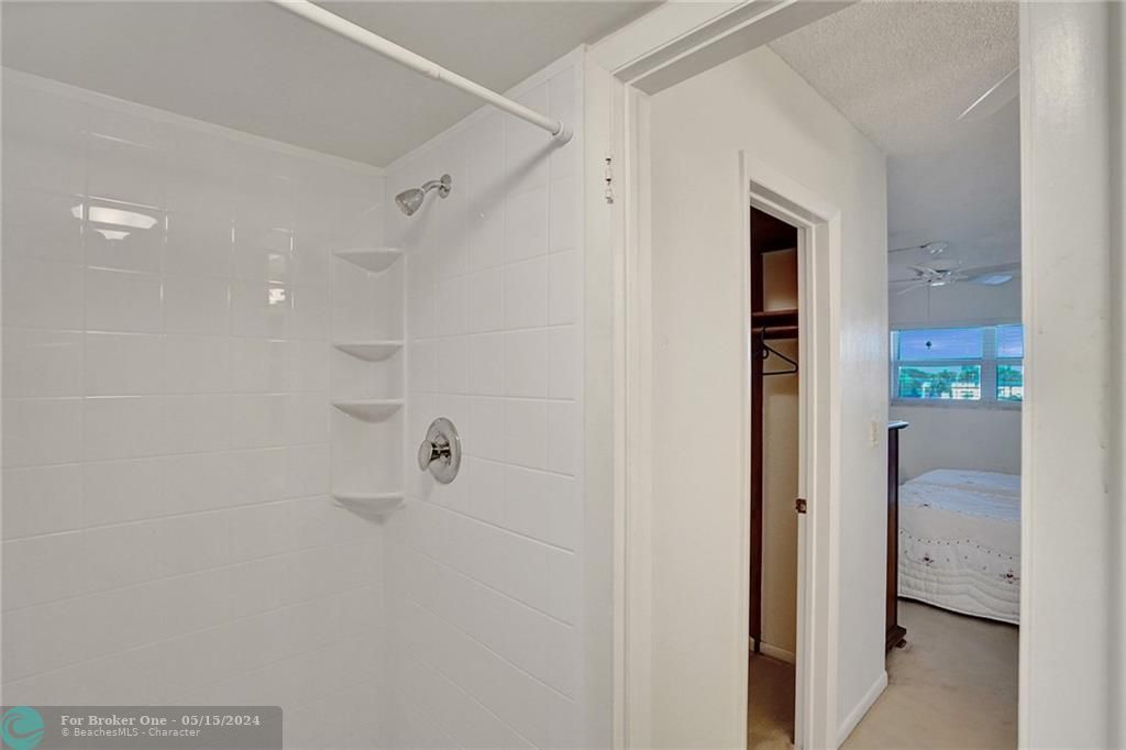 最近售出: $190,000 (2 贝兹, 2 浴室, 1090 平方英尺)
