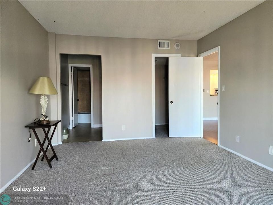 Recently Sold: $419,000 (1 beds, 1 baths, 848 Square Feet)