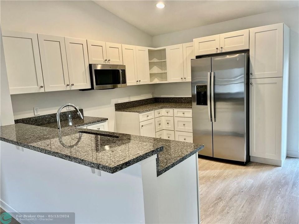 Recently Sold: $289,900 (2 beds, 2 baths, 1153 Square Feet)
