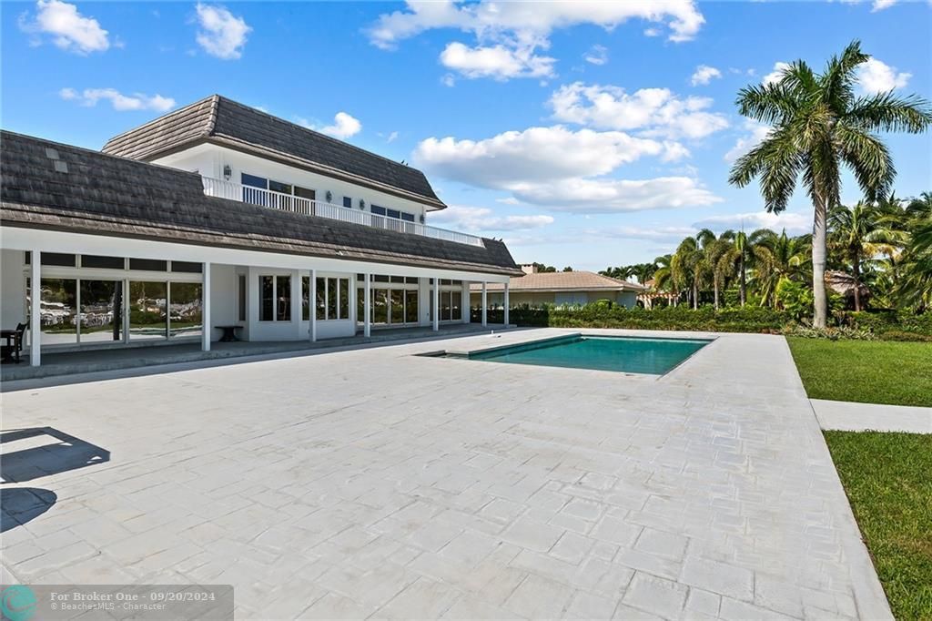 Recently Sold: $3,500,000 (4 beds, 5 baths, 4377 Square Feet)