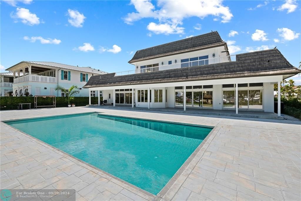 Recently Sold: $3,500,000 (4 beds, 5 baths, 4377 Square Feet)