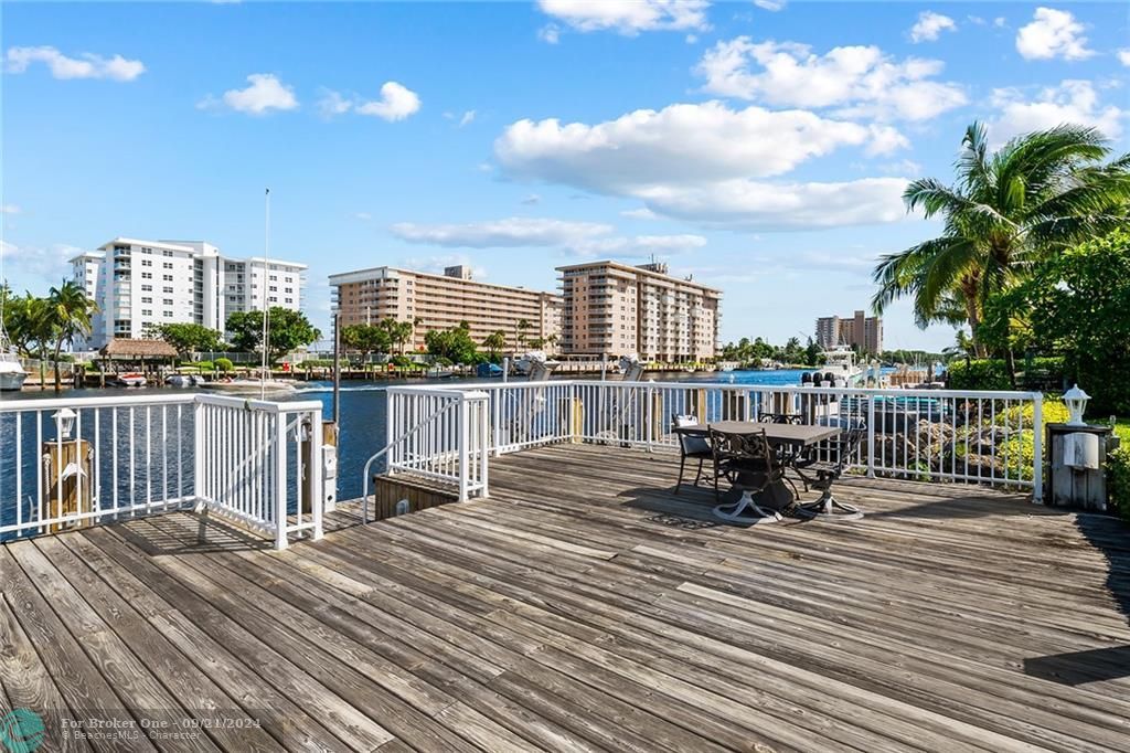 Recently Sold: $3,500,000 (4 beds, 5 baths, 4377 Square Feet)