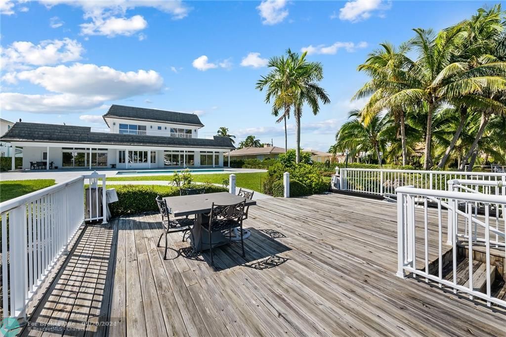 Recently Sold: $3,500,000 (4 beds, 5 baths, 4377 Square Feet)