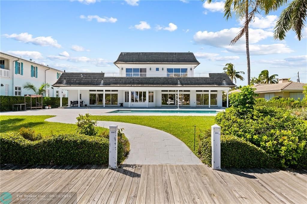 Recently Sold: $3,500,000 (4 beds, 5 baths, 4377 Square Feet)