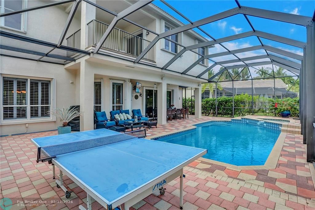 Recently Sold: $1,249,999 (5 beds, 4 baths, 3200 Square Feet)