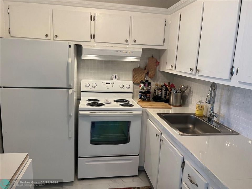 Recently Sold: $135,000 (1 beds, 1 baths, 738 Square Feet)