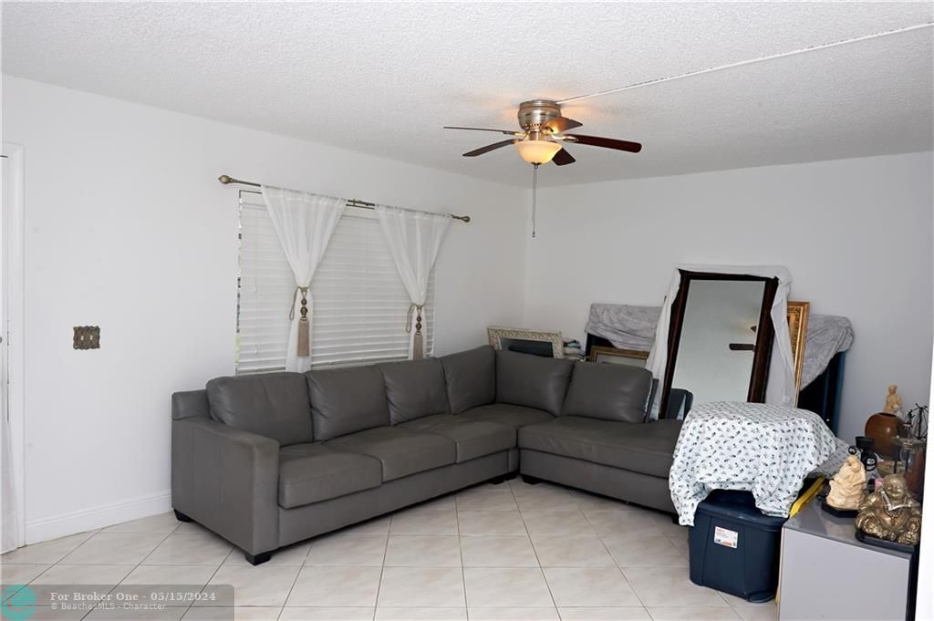 Recently Sold: $125,000 (1 beds, 1 baths, 760 Square Feet)