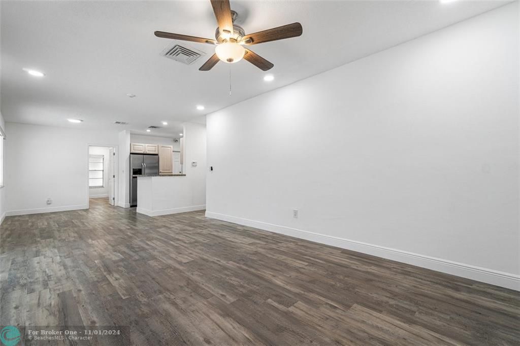 Active With Contract: $3,500 (3 beds, 2 baths, 1234 Square Feet)