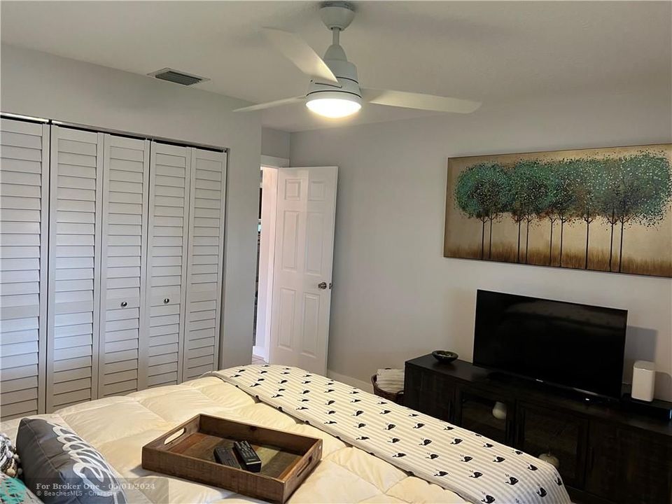 For Sale: $479,900 (2 beds, 2 baths, 1640 Square Feet)
