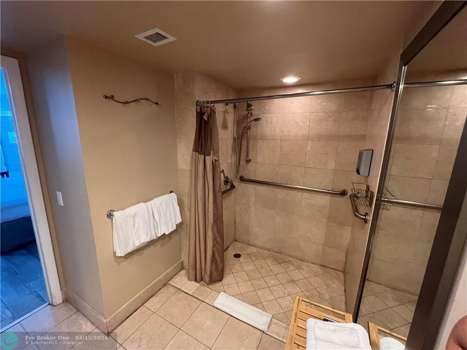 最近售出: $199,999 (1 贝兹, 1 浴室, 470 平方英尺)