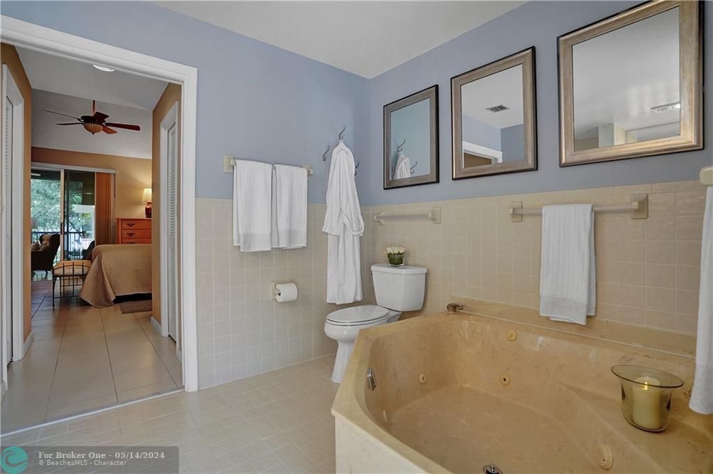最近售出: $375,000 (3 贝兹, 2 浴室, 1810 平方英尺)