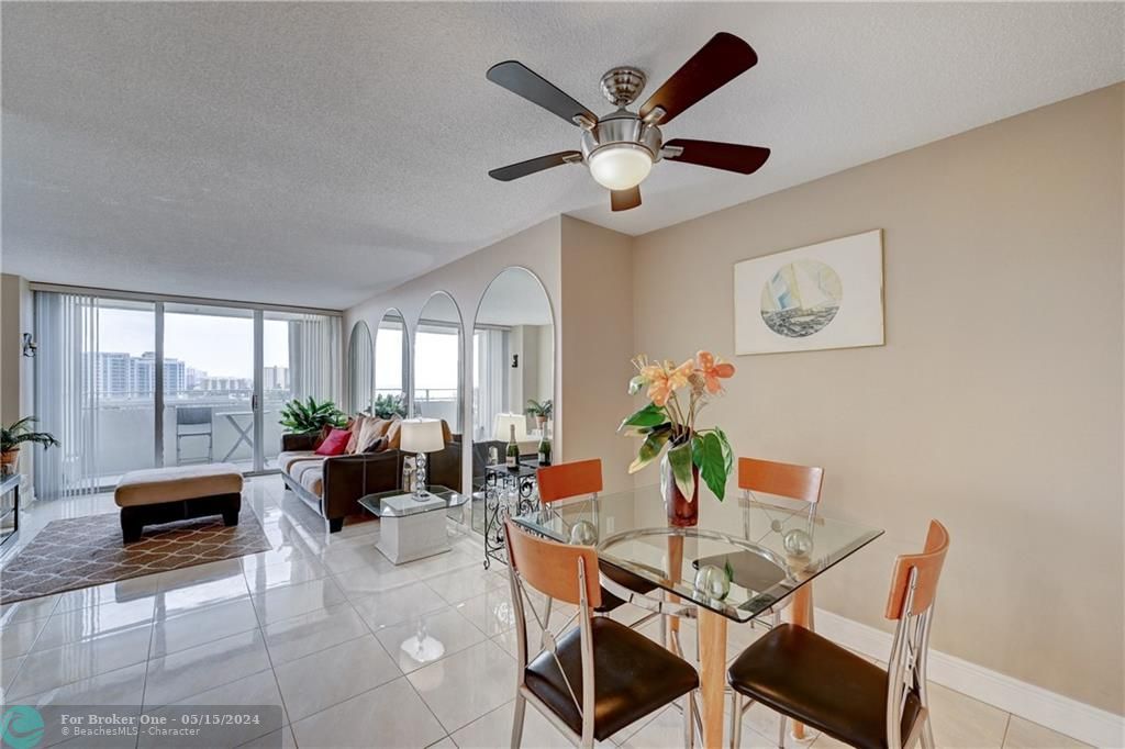 Recently Sold: $335,000 (1 beds, 1 baths, 721 Square Feet)
