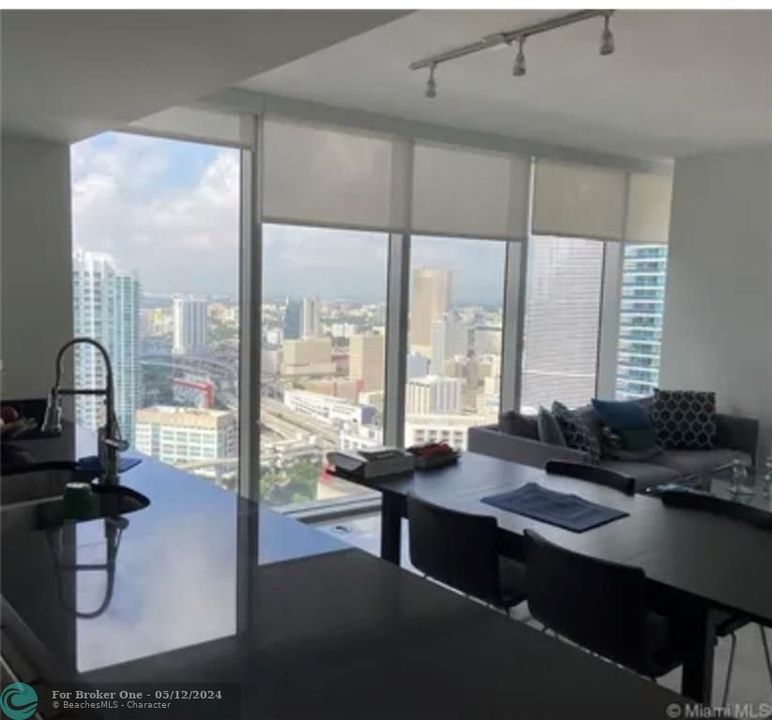 Recently Sold: $815,000 (2 beds, 2 baths, 1168 Square Feet)
