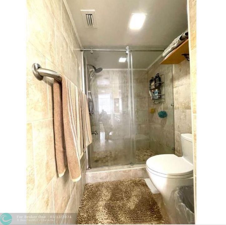 Recently Sold: $259,900 (1 beds, 1 baths, 1005 Square Feet)