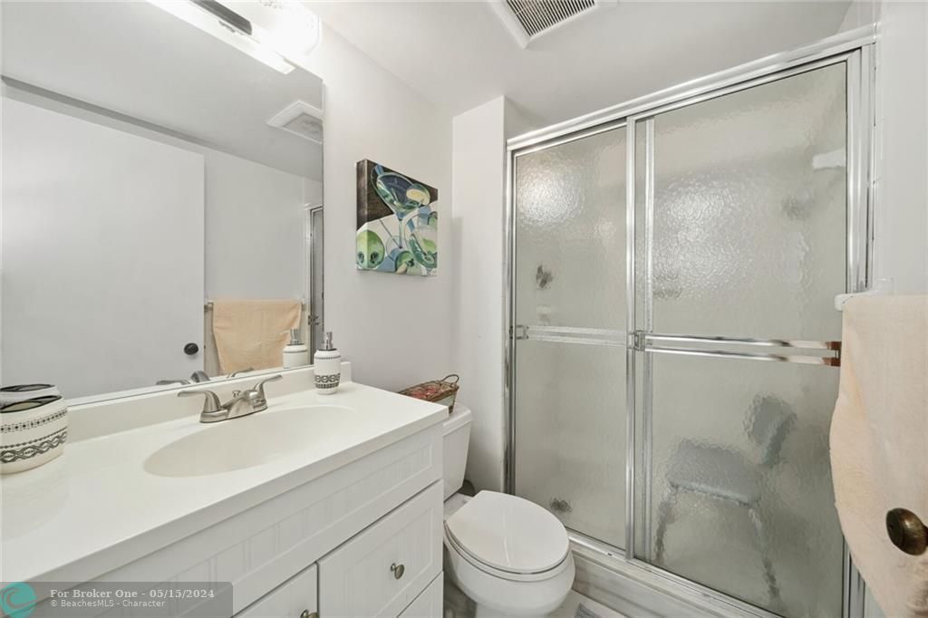 最近售出: $155,000 (2 贝兹, 2 浴室, 955 平方英尺)