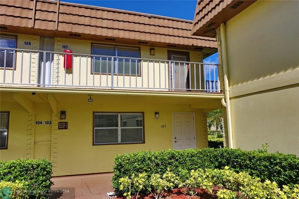 Recently Sold: $105,900 (1 beds, 1 baths, 760 Square Feet)