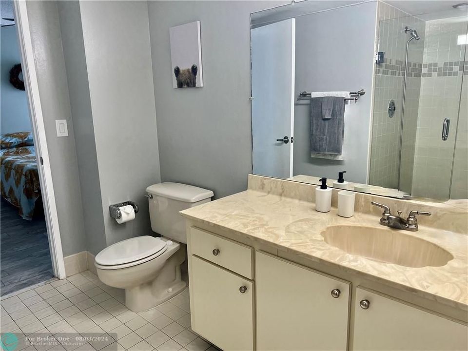 Active With Contract: $2,200 (2 beds, 2 baths, 1399 Square Feet)