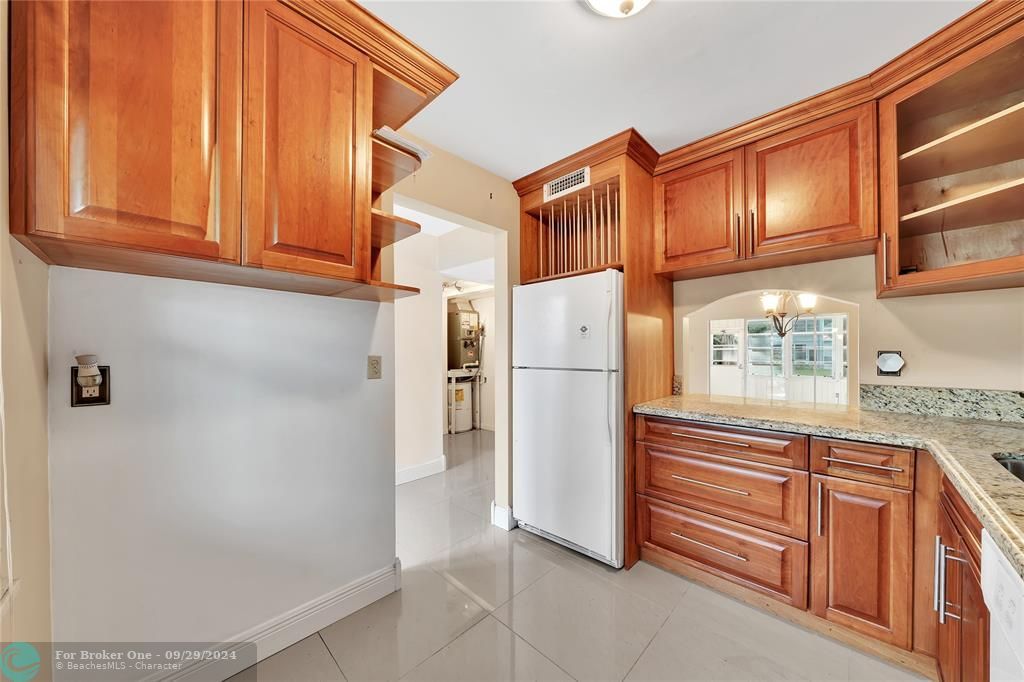 For Sale: $172,000 (2 beds, 2 baths, 920 Square Feet)