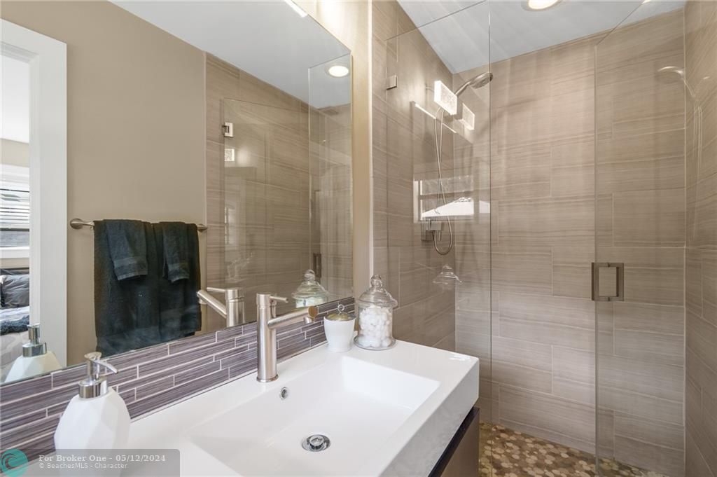 最近售出: $774,900 (3 贝兹, 2 浴室, 1674 平方英尺)