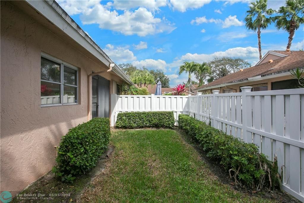 Recently Sold: $261,250 (2 beds, 2 baths, 1148 Square Feet)