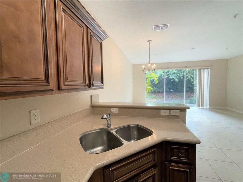 Recently Sold: $296,100 (3 beds, 2 baths, 1342 Square Feet)