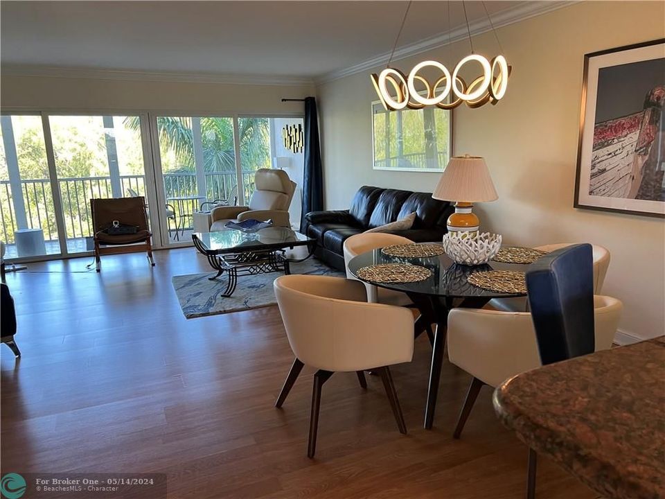 Recently Sold: $430,000 (2 beds, 2 baths, 1228 Square Feet)