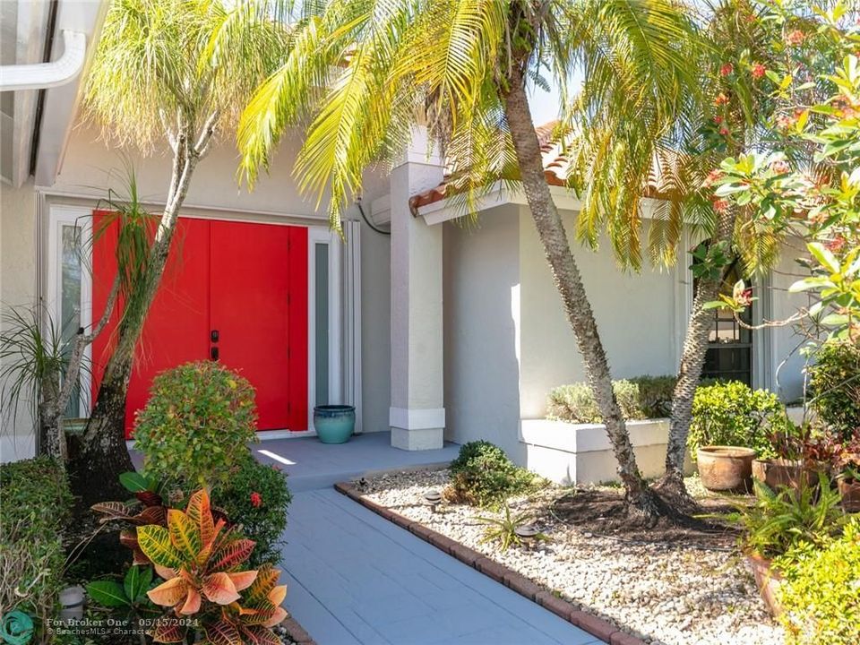 Recently Sold: $674,000 (3 beds, 2 baths, 2704 Square Feet)